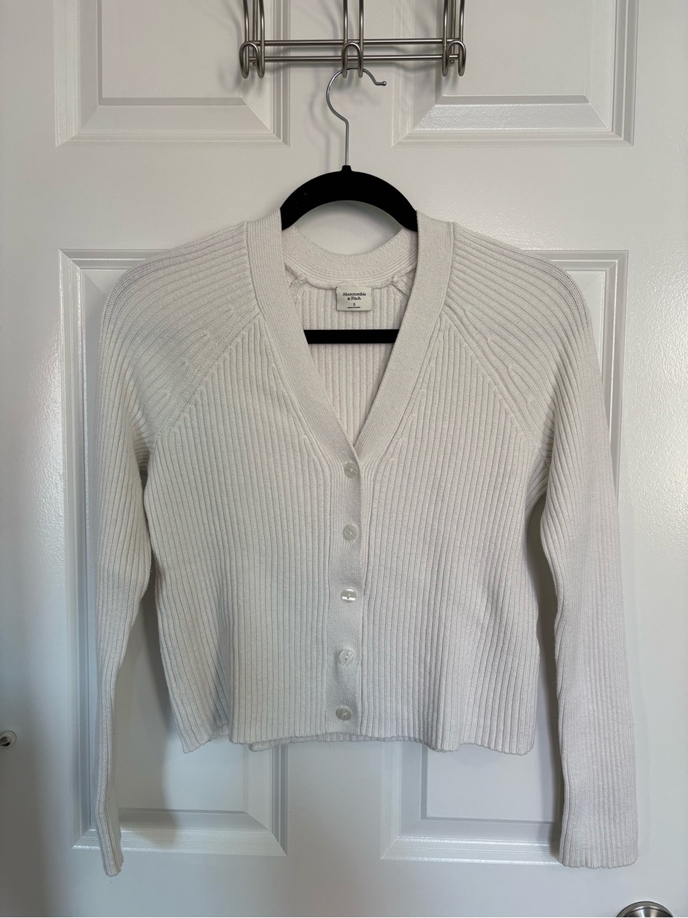 Abercrombie & Fitch Ivory Ribbed V-Neck Button Cardigan